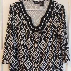 R. Q. T. Black and White Tunic, 3/4 Sleeve, Size Large